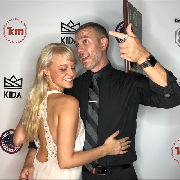 Meet your Posher, Molotov - Picture 3 of 7